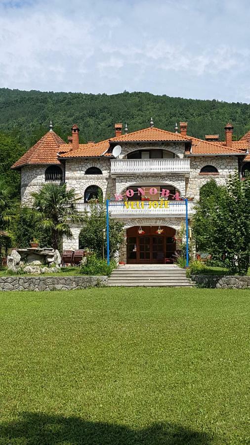Sara Hotel Buzet Exterior photo